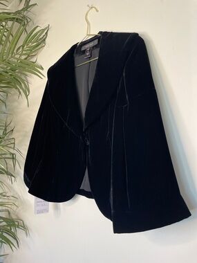 154. NINE WEST | Vintage Sculpted Black Velvet Evening Jacket | Size 6
